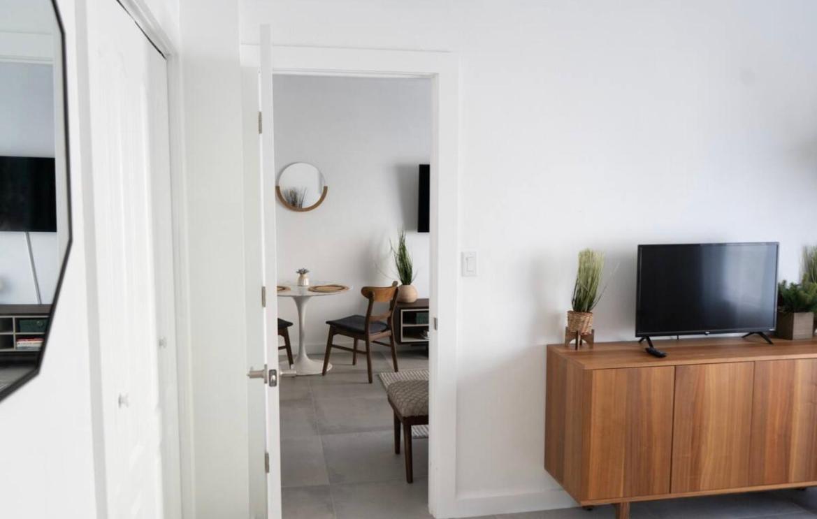 Newely Remodeled Apartment Only 1 Min To The Beach! 마이애미 비치 외부 사진