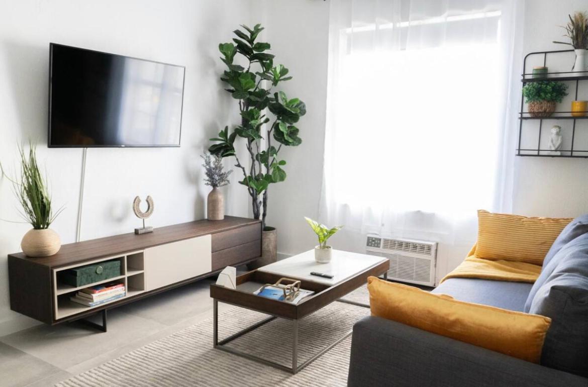 Newely Remodeled Apartment Only 1 Min To The Beach! 마이애미 비치 외부 사진